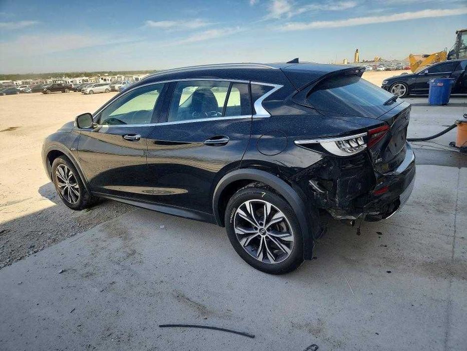 2018 Infinity QX30 PREMIUM