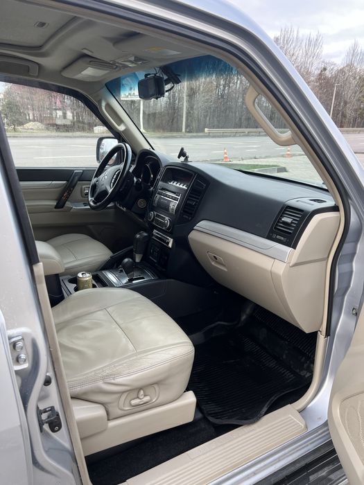 mitsubishi  pajero  2007 року