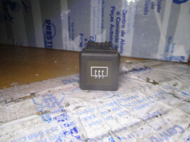 Botão / interruptor desembaciador vidro trás PEUGEOT 405 I Break (15E)