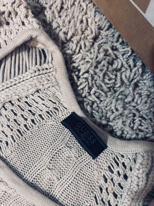 Bezowa narzutka damska guess xs