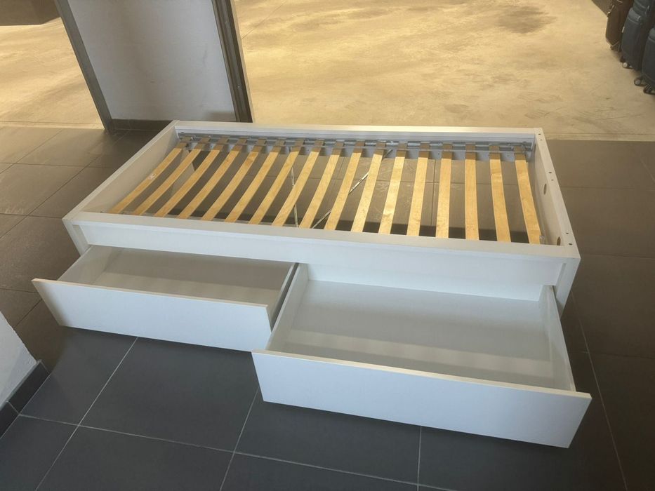 Cama MALM para 1 pessoa com colchão e estrado
