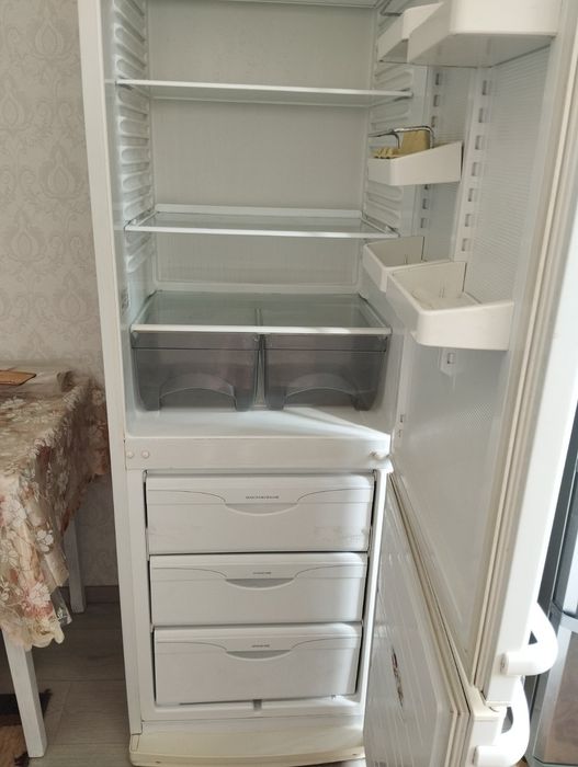 Продам холодильник Атлант