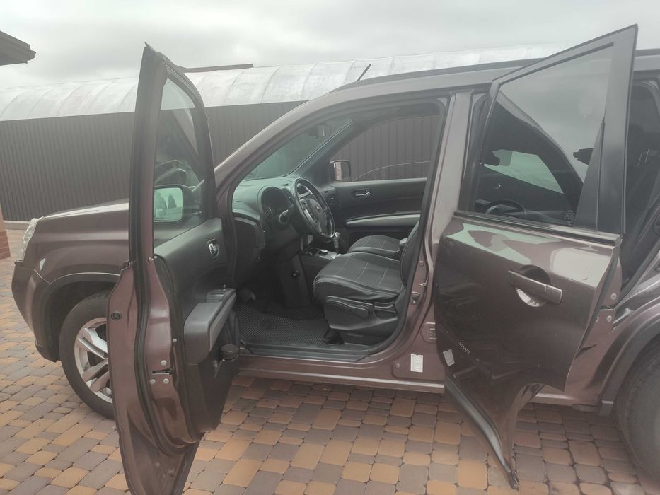 продам автомобіль Nissan