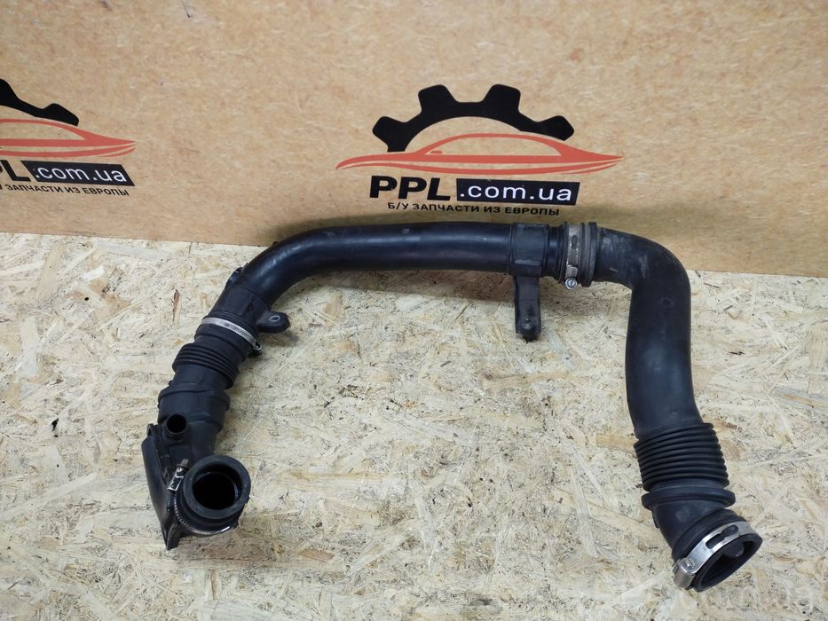 Ford B-Max Fiesta Mk7 2012- 1.0 ecoboost Патрубок трубка интеркулера