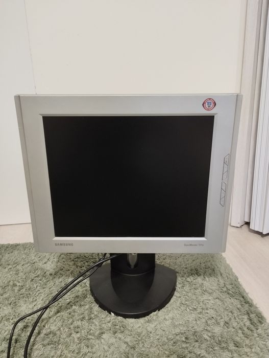 Монитор samsung VGA/HDMI(переходник)