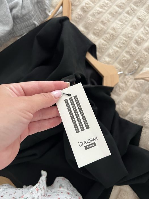 Продам чорну сукню