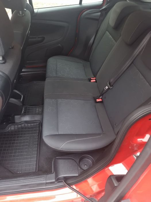 Продаж машини Ford B-max