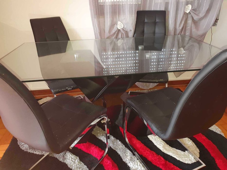 Mesa vidro com 4 cadeiras