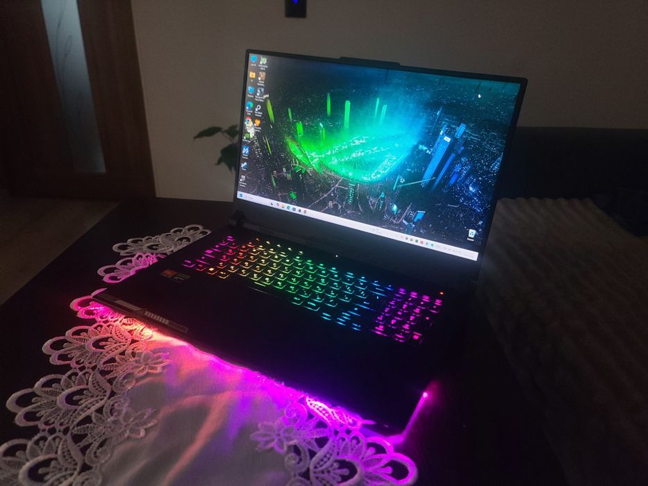 Asus Rog Strix Scar G17 2k 17.3" R9 7945HX/RTX 4080/Ram 16Gb/Ssd 512gb