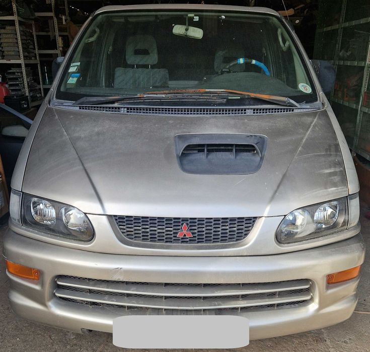 Mitsubishi Space Gear para peças