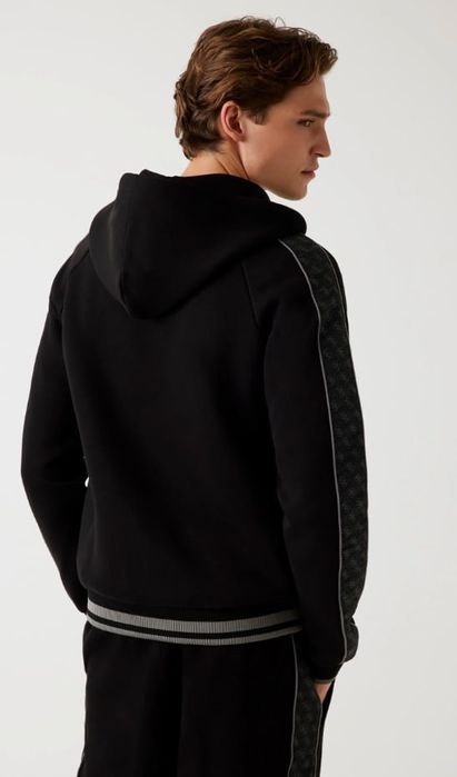 Чоловічий костюм GUESS original  розмір L