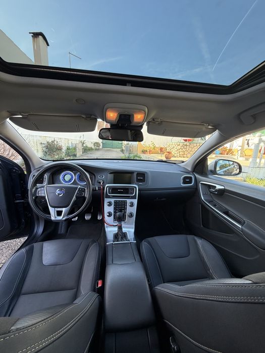 Volvo V60 D2 R Design