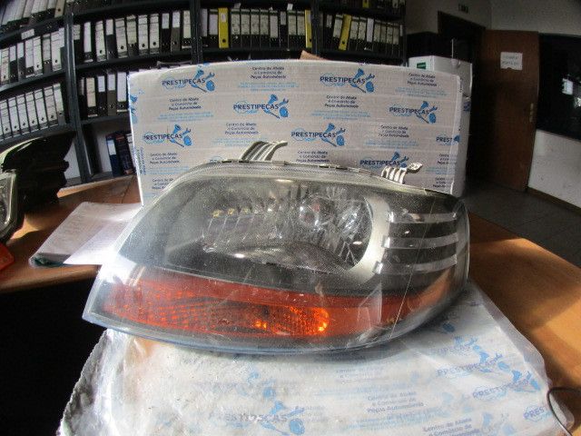 Ótica / farol esquerda CHEVROLET Aveo / Kalos Hatchback (T200)