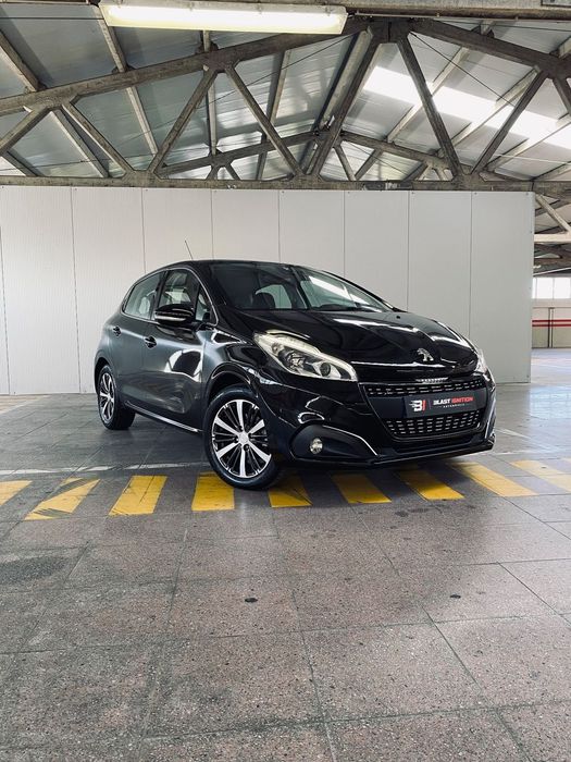 Peugeot 208 PureTech 110 Stop & Start Allure foto 2
