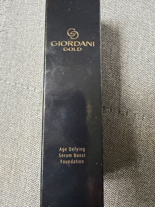 Podkład Age Defying Serum Boost z Oriflame