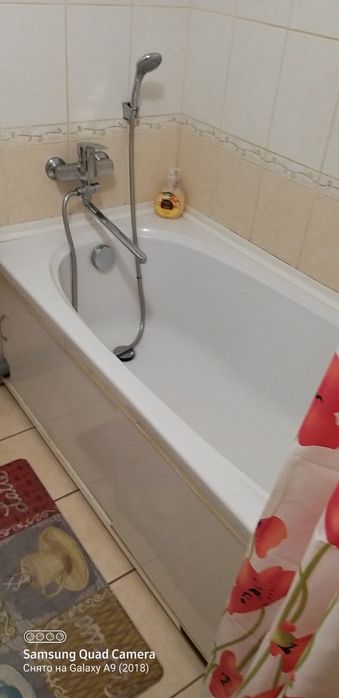 Посуточно 1 ком.квартиру. 2 + 1 спальн. мест.. .Центр. г.Каменское.