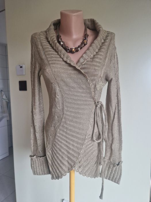 Sweter wiązany złoty