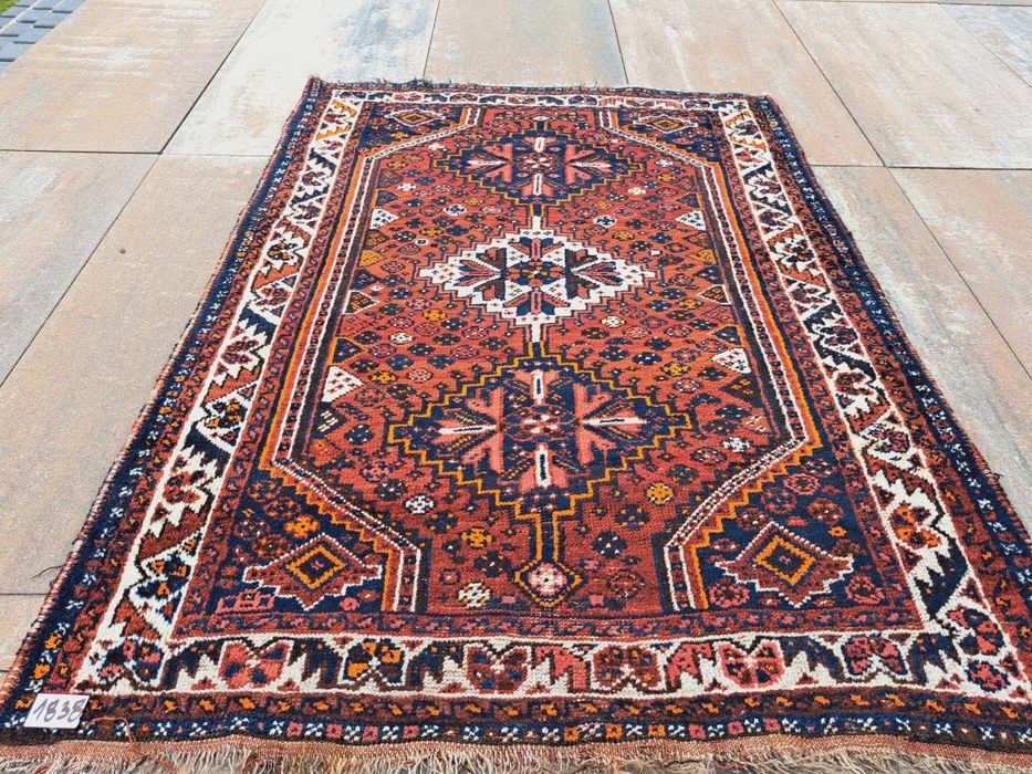 Perski Shiraz 112×156 cm | Ręcznie tkany | Wełna na wełnie | Oryginał z lat 60–70