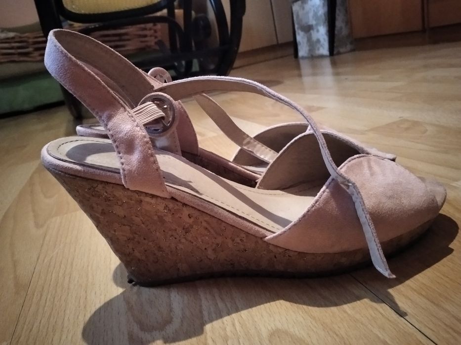 Różowe buty sandały na obcasie brokatowe barbie