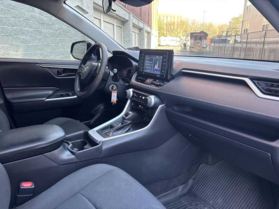 Toyota RAV4      2020