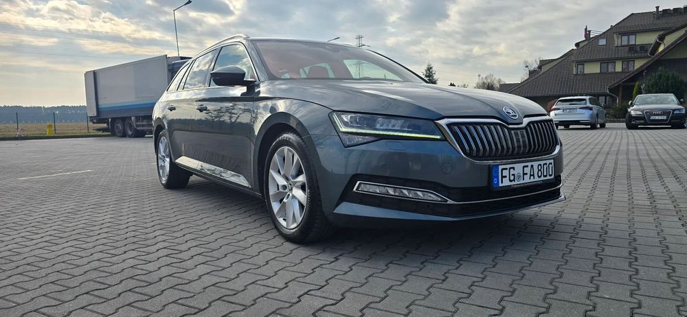Skoda Superb 2.0 Tdi ACC Kamera Hak Skóra Virtual