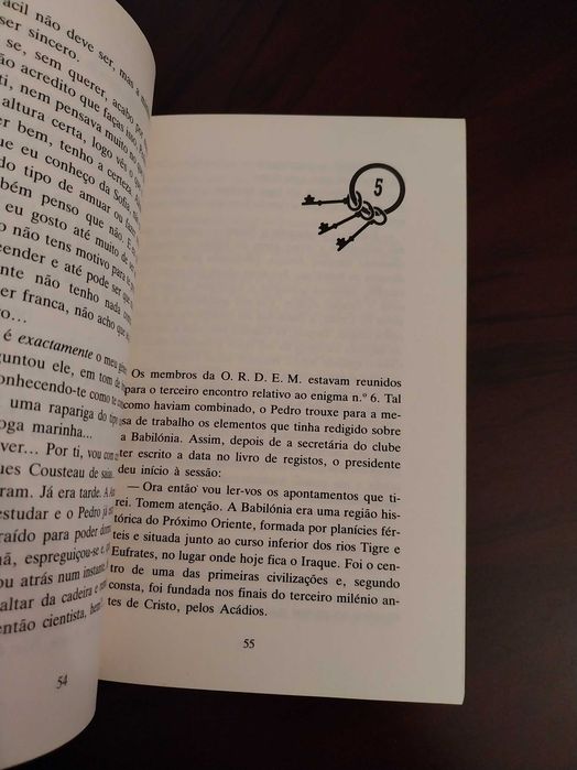 “Clube das Chaves Soma e Segue” (Volume 6), de Maria Teresa Maia Gonzalez e Maria do Rosário Pedreira