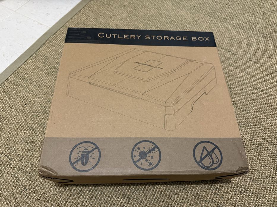 Caixa para talheres extensivel