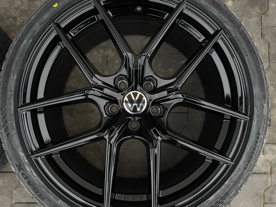 VW ARTEON koła letnie 245/40r19 KUMHO FELGI TOMASON Germany NOWE