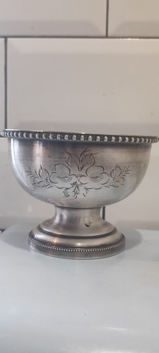 Вінтажна посріблена чаша на ніжці