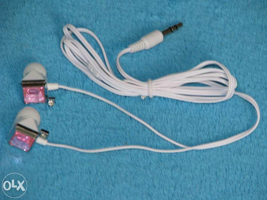 Słuchawki douszne Mucho Mundo kolczyki biżuteria słuchawki ozdobne