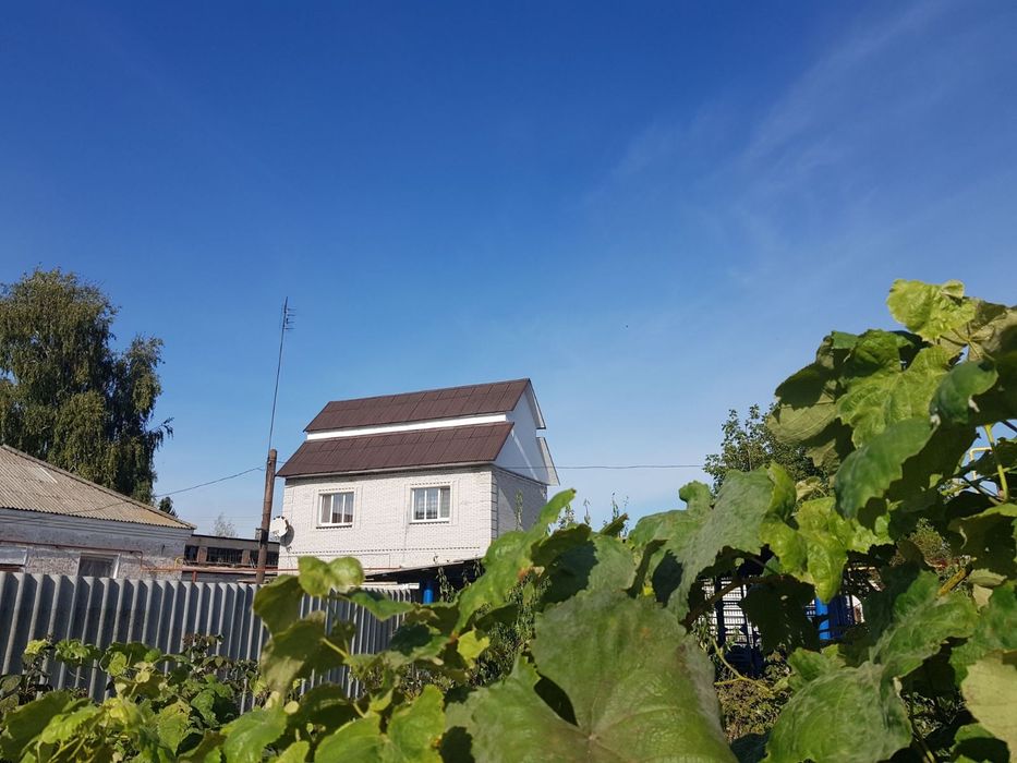 Продам двоповерховий будинок у місті Буринь Сумської обл.