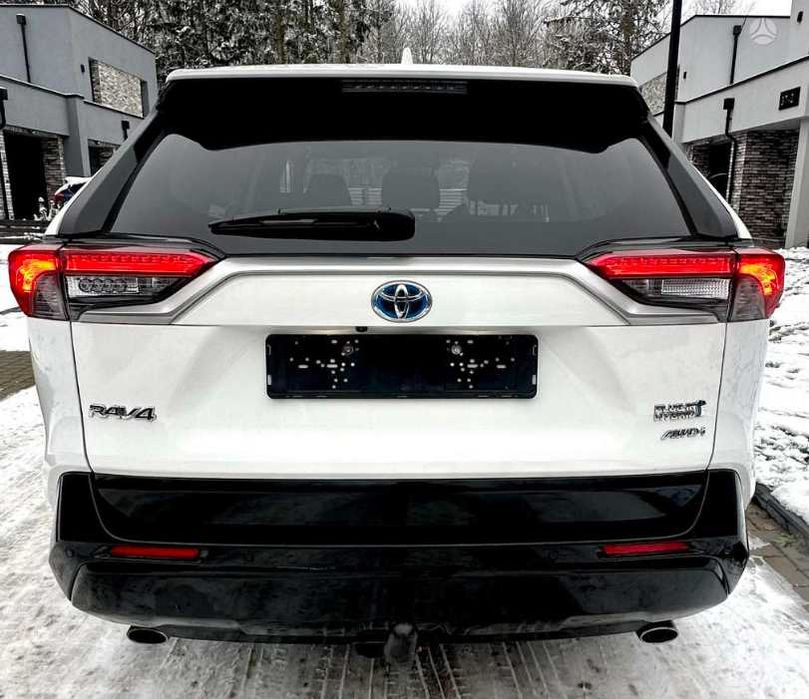 Toyota RAV4 2020 року