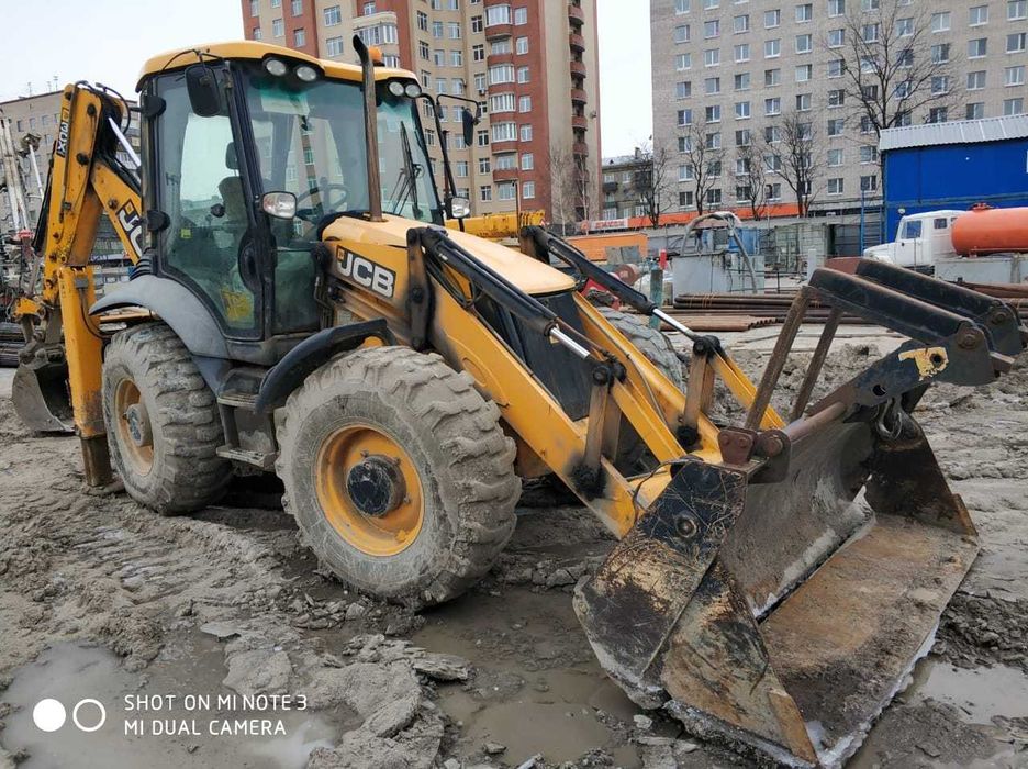 Оренда послуги спецтехніки. Екскаватори, самоскиди, автокрани та інше