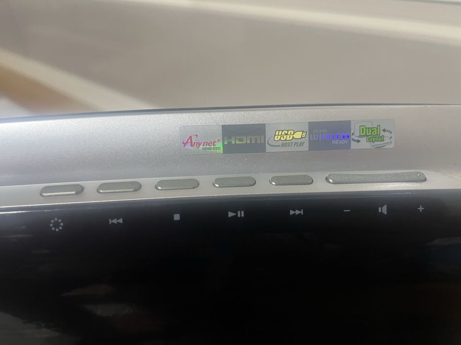 Sistema de som/ Home Cinema Samsung  Home Cinema HT-X250 5+1 com fios.  Tudo a funcionar sem problemas.