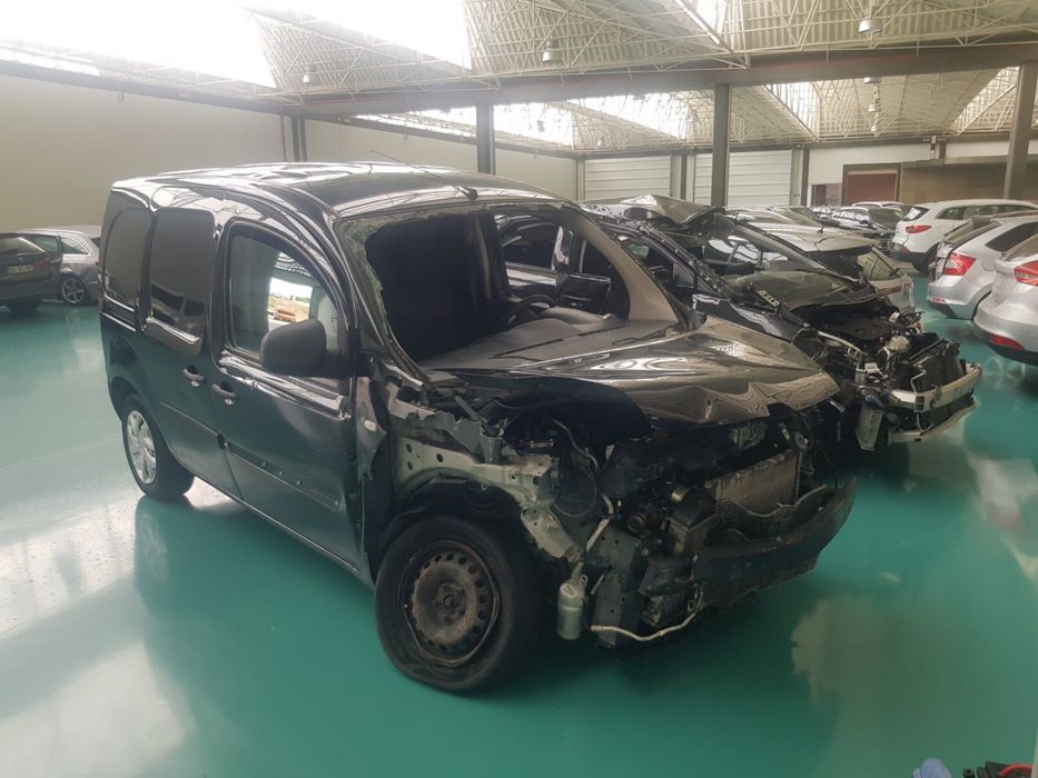 Renault kangoo 1.5 dci sinistrada
