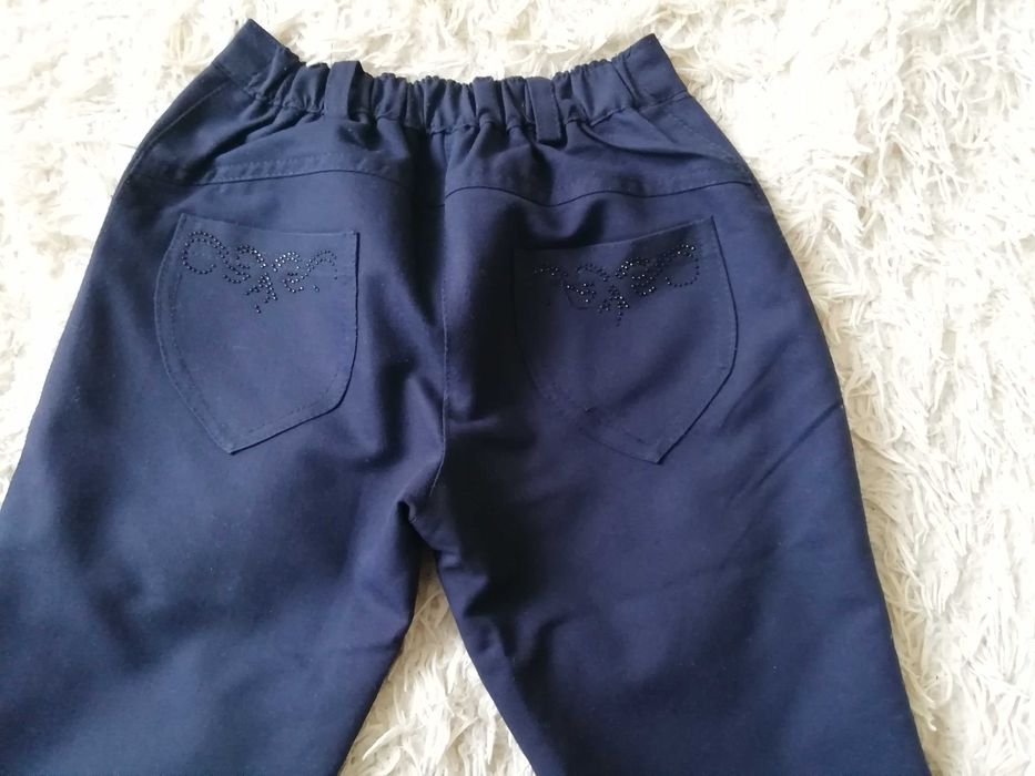 Шкільна форма для дівчинки