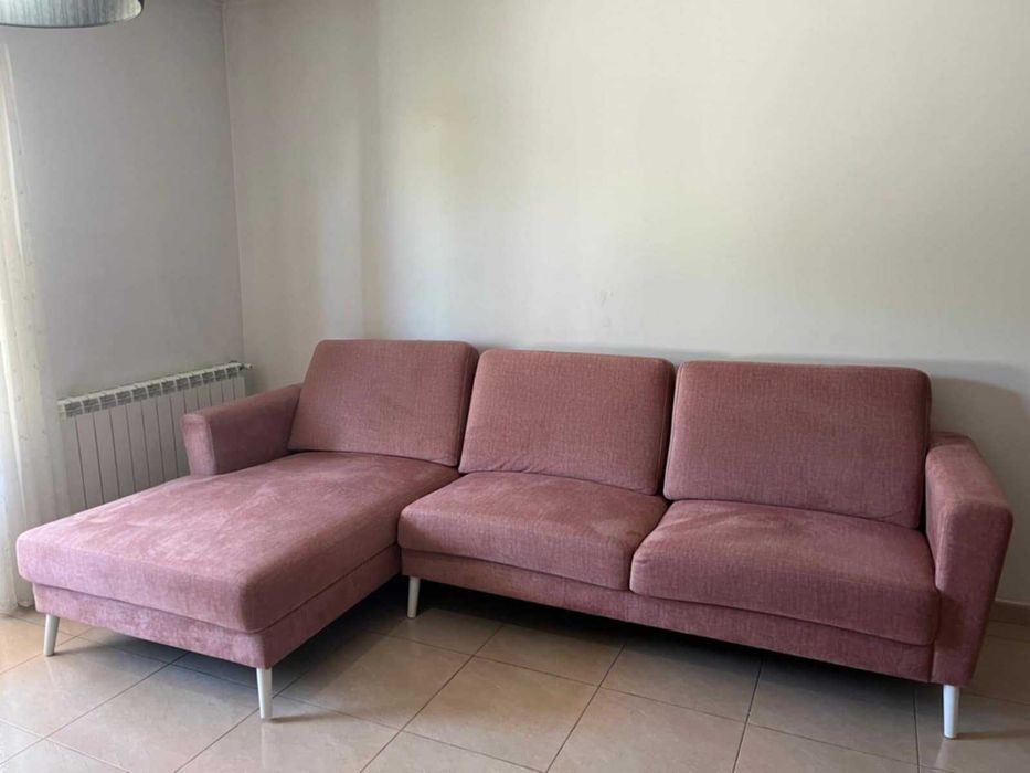 Sofá com chaise long