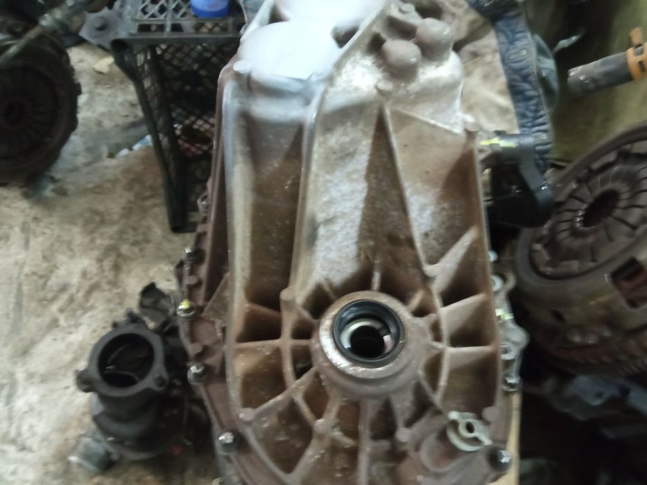 Коробка передач Рено дастер 1.6 повний привід.