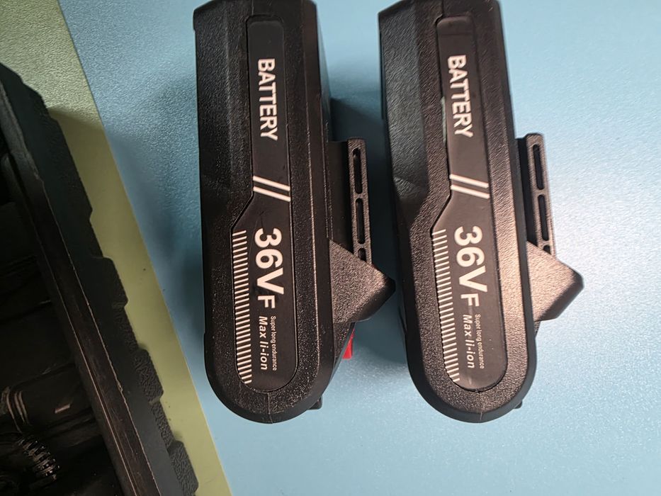 Wiertarko wkrętarka- zestaw 2x bateria