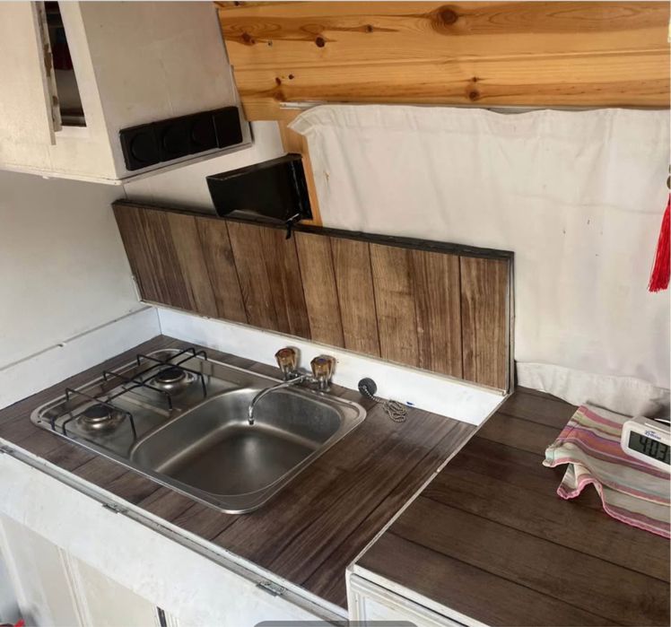 Renault trafic legalizada como caravana com 6 lugares sentados