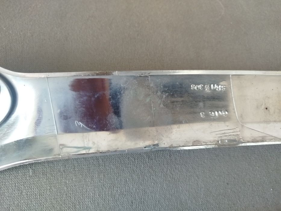 Maskownica Grill Subaru Tribeca