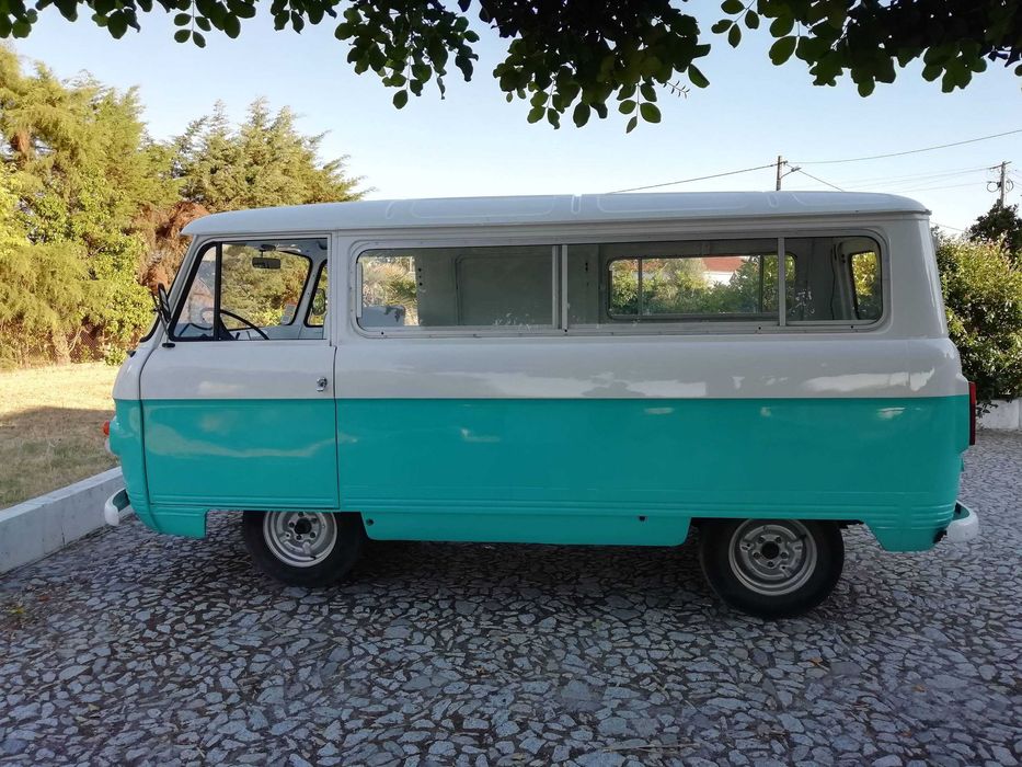 Dodge K160 SpaceVan - Tipo pão de forma