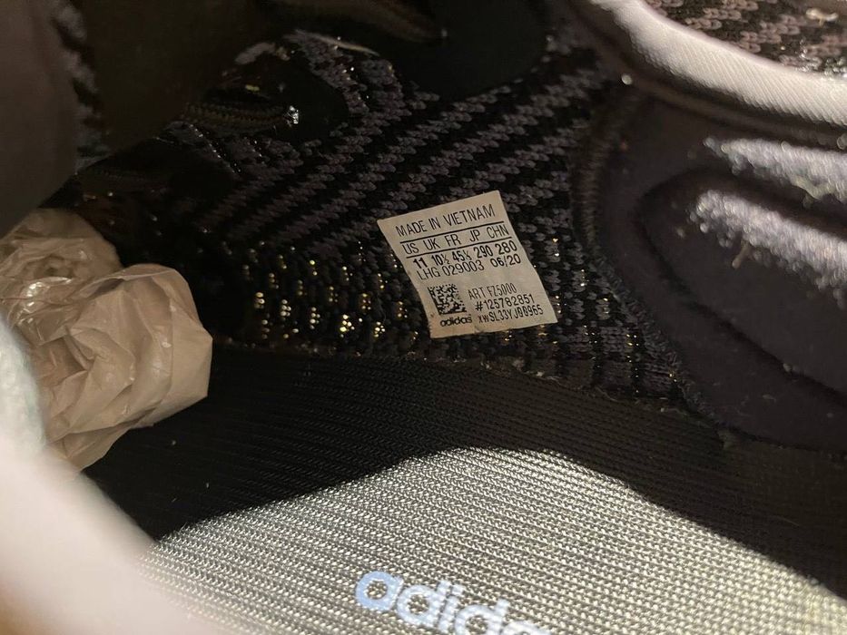 adidas Yeezy boost 350 v2 carbon 45 white black onyx beluga bone 500