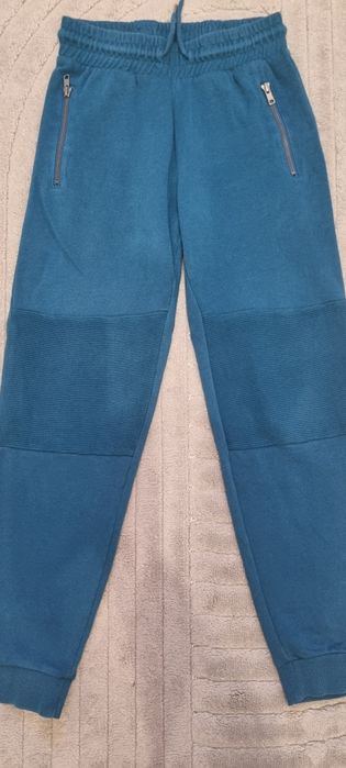 Spodnie dresowe 146/152