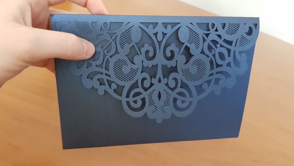 zaproszenie granatowe koronka wycinane laserowo ślub wesele z kopertą