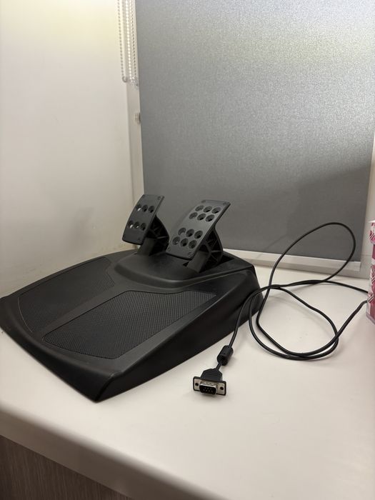 Ігровий руль logitech momo racing