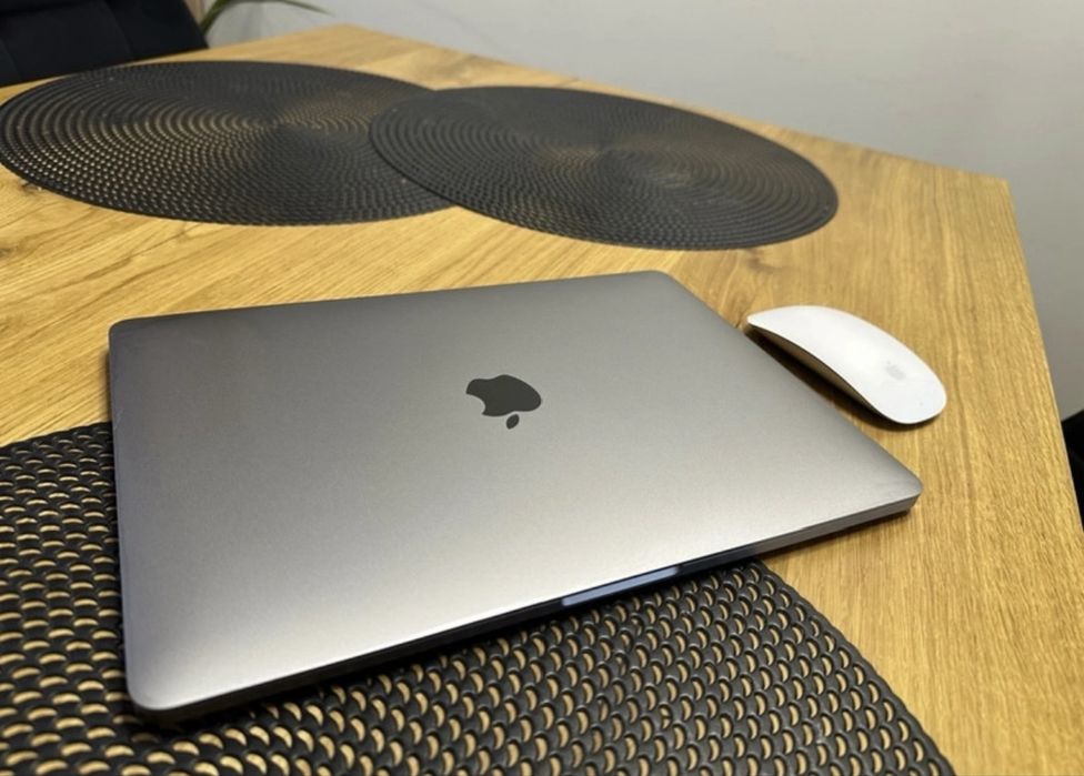 Macbook Pro 16gb Intel Core I7