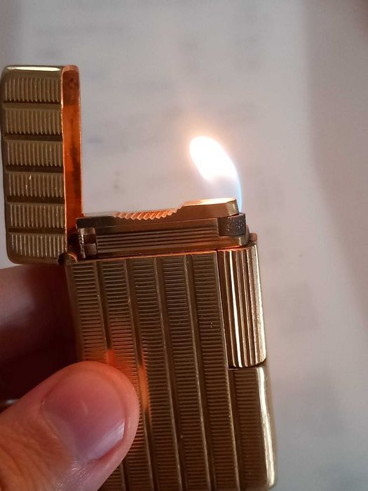 Dupont esqueiro Banhado a ouro