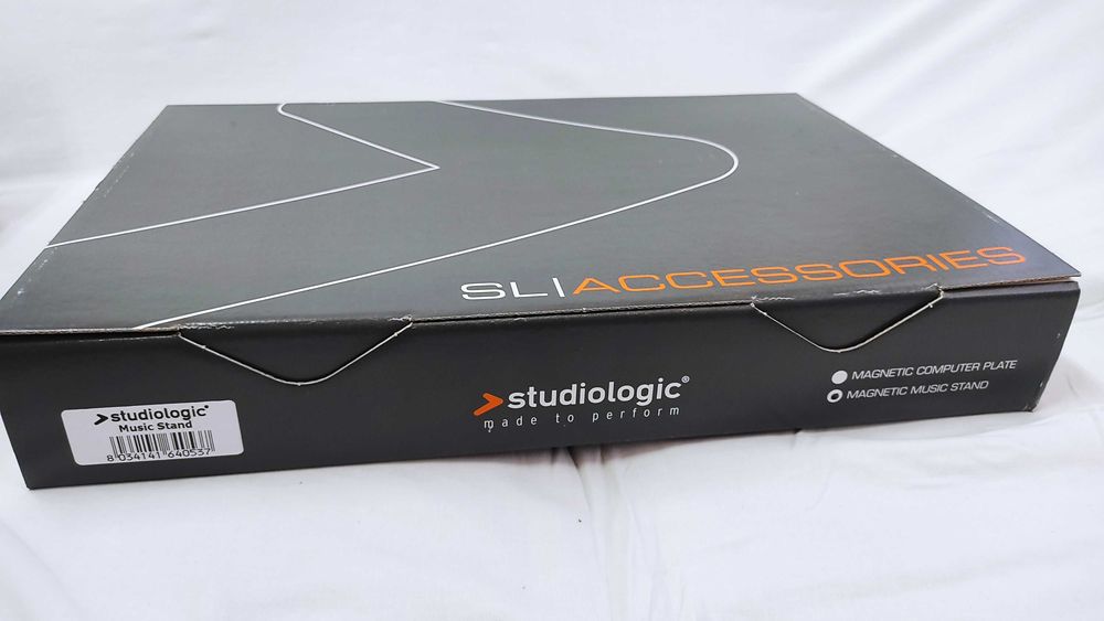 Teclado Studiologic SL88 Studio c/ Music Stand e Computer Plate