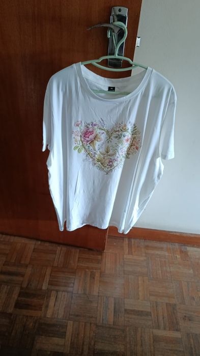 Camisolas lindas e novas.